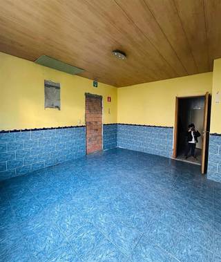 Située à la Weidestraat 89 à Berchem, cette spacieuse propriété de caractère. La propriété a beaucoup de caractère et de potentiel pour...