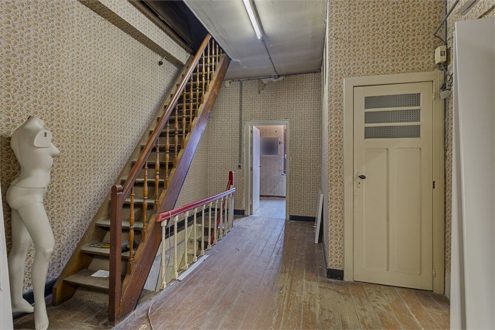 Te renoveren handelshuis op top locatie - foto 4