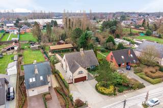 Deze ruime woning in Ternat combineert comfort, functionaliteit en een topligging. Dankzij de EPC-score B geniet je van een energiezuinige woonst...