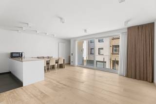 Op zoek naar een recent, instapklaar appartement op topligging aan zee? Dit prachtig afgewerkte appartement op de eerste verdieping, gelegen in...