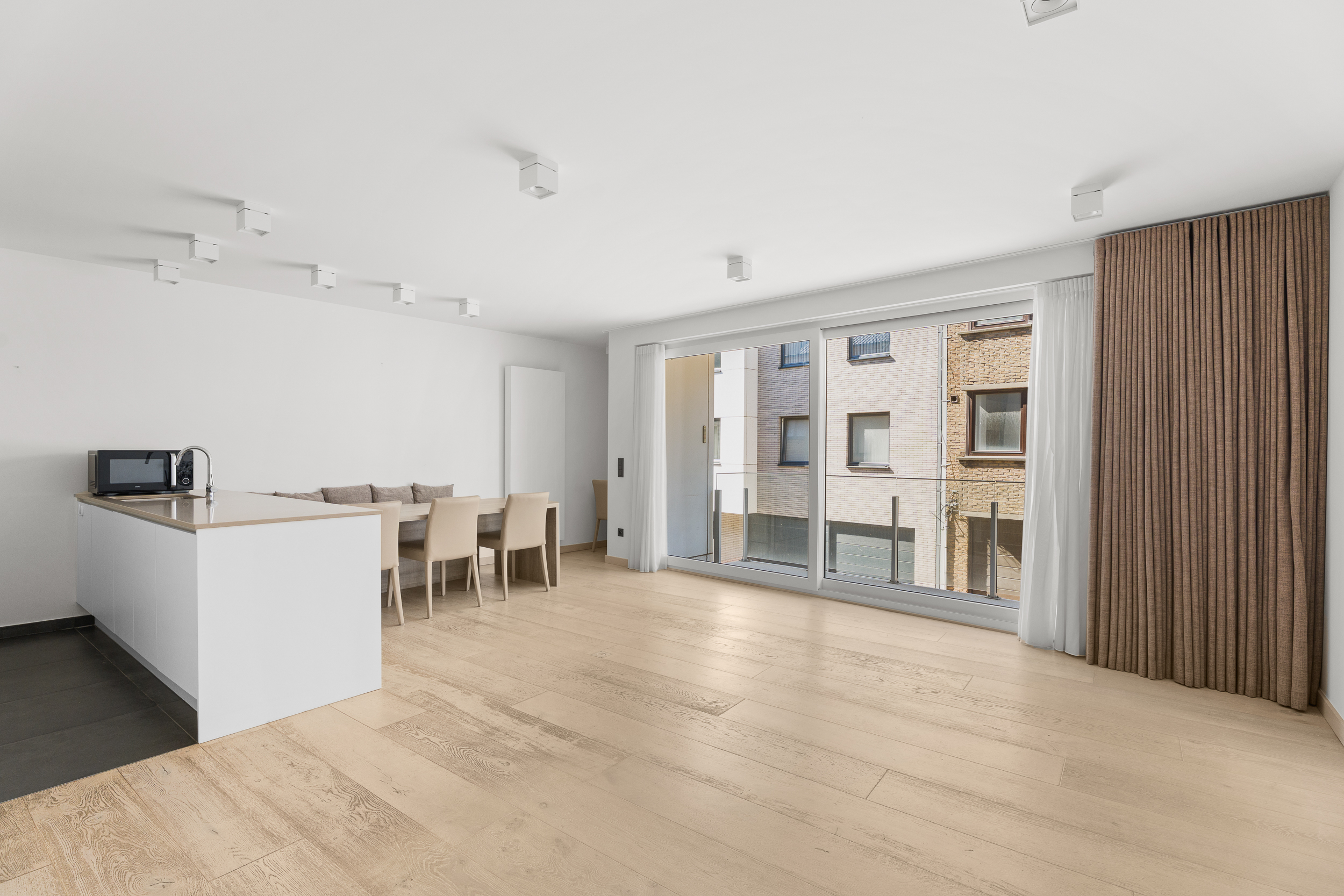 Instapklaar 2-slpk app. met terras vlak bij zee - foto 2