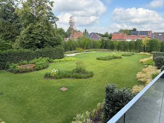 INDELINGInkomhal ca. 8 m² op keramische parket - vestiairekastGastentoilet ca. 2 m² op keramische parket - handenwasserLiving ca. 50 m² op keramische...