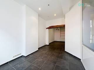 We Invest vous propose cette surface commerciale à louer, située en plein centre de Braine-le-Comte.Elle est composée d'une pièce principale de 22...