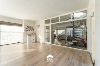 Te koop: open huis in het centrum van Veldegem, op een residentiële locatieZeer ruime woning en een royale tuin met dubbele garage. Dankzij de...