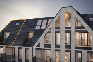 <strong>Ruime en moderne duplex met terras, op slechts 250 m van de zeedijk van Westende.</strong><br /><br />Deze stijlvolle duplex combineert ruimte, comfort en een eigentijdse indeling over twee verdiepingen. De verschillende leefruimtes zorgen voor een aangenaam en praktisch woongevoel, terwijl het terras een extra plek biedt om te genieten van de buitenlucht.<br /><br /><u>Troeven van deze duplex:</u>
<ul>
<li><strong>117,7 m²</strong><strong> bewoonbare oppervlakte</strong></li>
<li><strong>10,1 m² inpandig terras</strong></li>
<li>Duplex verdeeld over twee verdiepingen</li>
<li>Ruime en lichtrijke leefruimte</li>
<li>Aangename eet- en leefruimte</li>
<li>twee slaapkamers</li>
<li>Moderne badkamer</li>
<li>Afzonderlijk toilet</li>
<li>Praktische berging</li>
<li>Hedendaagse en kwalitatieve afwerking</li>
<li>Grote raampartijen voor een optimale lichtinval</li>
<li>Energiezuinig dankzij <strong>warmtepomp</strong> en <strong>zonnepanelen</strong></li>
<li>Optioneel aan te kopen: <strong>ruime ondergrondse garages, private bergingen</strong></li>
</ul>
<br /><u>DE TROEVEN VAN CENAKEL</u><br />Residentie CENAKEL is een moderne nieuwbouwresidentie met een opvallend en tijdloos architecturaal ontwerp. Gelegen op <strong>slechts 250 m van de zeedijk</strong>, vlak bij winkels, horeca en openbaar vervoer.<br />De residentie beschikt over <strong>23 appartementen</strong>,<strong> ruime ondergrondse garages, private bergingen</strong> en een gemeenschappelijke zonnige binnentuin.