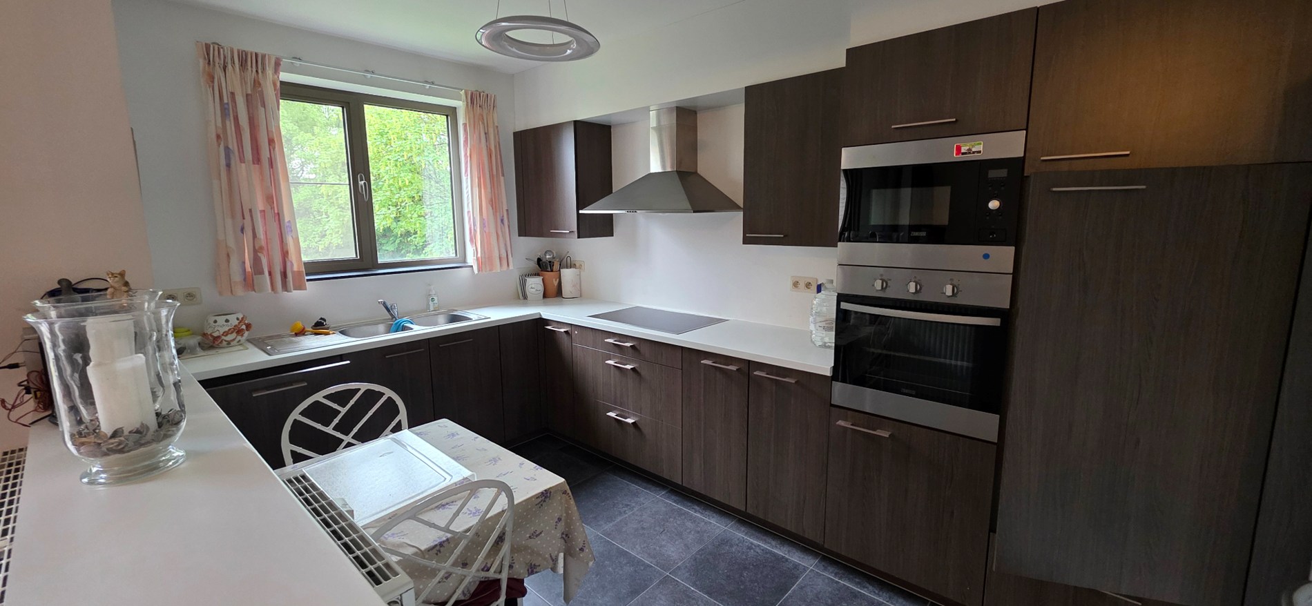 Ruim, 3 slaapkamer appartement te huur - foto 3