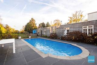 TE KOOP in Wichelen - prachtige art deco villa dd 1932 op een perceel van meer dan 30 areDeze villa kreeg een totaalrenovatie in 2015 met behoud van...