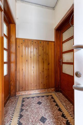 Bent u op zoek naar een woning met ruimte, potentieel en een uitstekende ligging in het hart van Rotselaar? Dan is deze te renoveren gezinswoning...