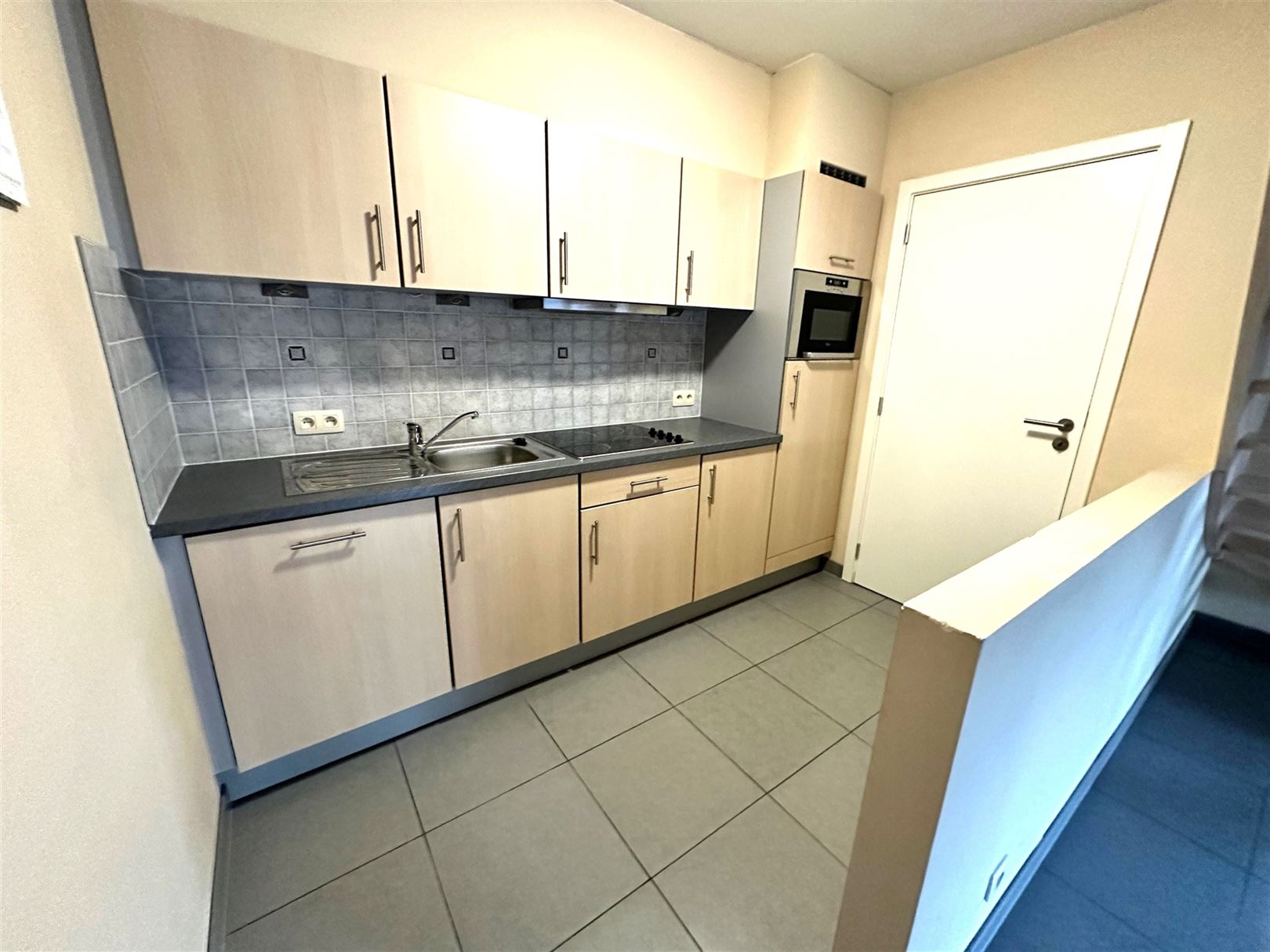 TE HUUR: Appartement met 1 slaapkamer en terras in Diepenbeek! - foto 4