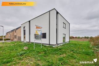 <p><span>Halfopen nieuwbouw BEN-woning in Reppel!</span></p><p><span>Deze nieuwbouwwoning zal instapklaar opgeleverd worden en omvat:</span></p><p><span> </span></p><p><span>* Ventilatie type D </span></p><p><span>* Een E-peil van max. 11</span></p><p><span>* Bewoonbare oppervlakte van 154m² met 3 slaapkamers</span></p><p><span>* Op een perceel van 3a48ca</span></p><p><span>* Prijs €407.735,00 incl. kosten (21% BTW, notariskosten, aansluiting nutsvoorzieningen etc.)</span></p><p><span> </span></p><p><span>Deze woning kan nog vrijgesteld worden van 5jaar onroerende voorheffing bij het halen van een e-peil E10 of lager.</span></p><p><span> </span></p><p><span>Het enige wat je nog moet doen is verhuizen.</span></p><p><span> </span></p><p><span>Lastenboek en plannen op aanvraag.</span></p><p><span> </span></p><p><span>Bestuursmaatregelen in het maatregelenregister: nee</span><span> </span></p><p><span> </span></p><p><span> </span></p>