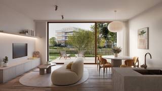 Dit project combineert iconische architectuur met een toplocatie aan de oevers van de Leie, op wandelafstand van het bruisende centrum van Kortrijk. EVER RIVER staat voor wonen in een groene omgeving met zicht op water en de stad, gecombineerd met alle stedelijke voorzieningen binnen handbereik. De perfecte balans tussen rust en dynamiek.Het appartement beschikt over 1 slaapkamer, ruime woonvolumes en excellente lichtinval, ontworpen met focus op comfort en kwaliteit. De royale buitenruimte bestaande uit een terras en privatieve tuin, vormt een natuurlijke verlenging van de woonruimt, ideaal voor ontspannen momenten en outdoor living.Bijkomend is er de mogelijkheid om een ondergrondse garagebox en aparte kelderberging aan te kopen.Wens je meer informatie over dit project? Neem contact op met ons kantoor - 056 22 55 66 - kortrijk@dewaele.com