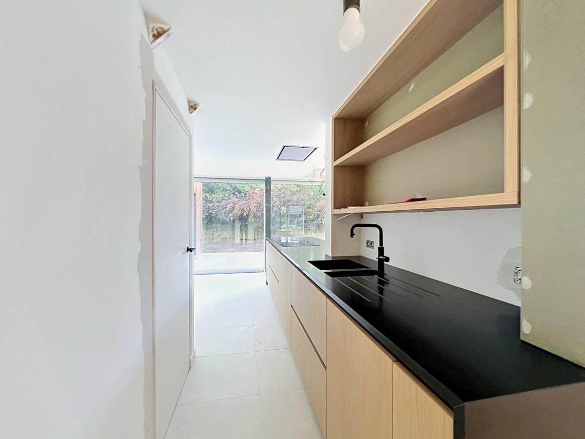 Volledig gerenoveerde woning op toplocatie te huur in Sint-Kruis - foto 5