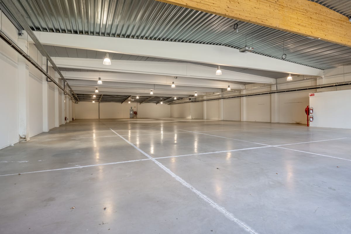 Prêt à emménager dans un immeuble commercial à un emplacement privilégié au Genkersteenweg 159 à Hasselt - photo 2