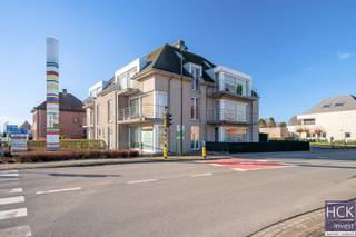 De liggingDit recent appartement is gelegen te Machelen, op een heel centrale ligging en op wandelafstand van het dorpje voorzien van horecazaken...