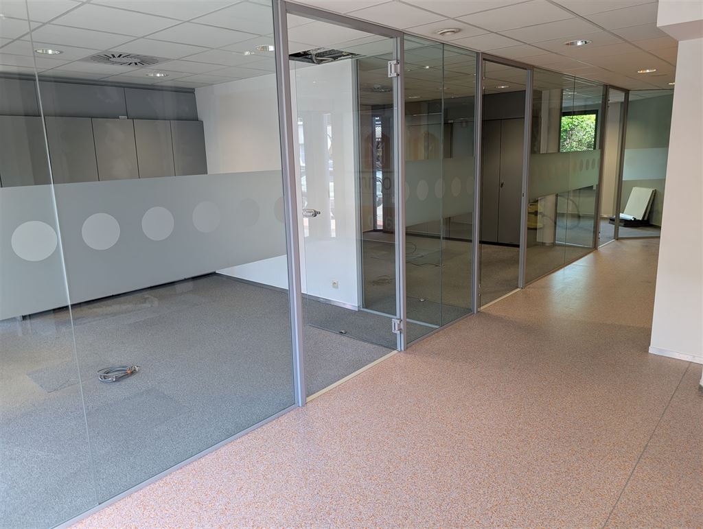 Praktijkruimte / kantoor op een bijzonder commerciële locatie in centrum 's-Gravenwezel - foto 4