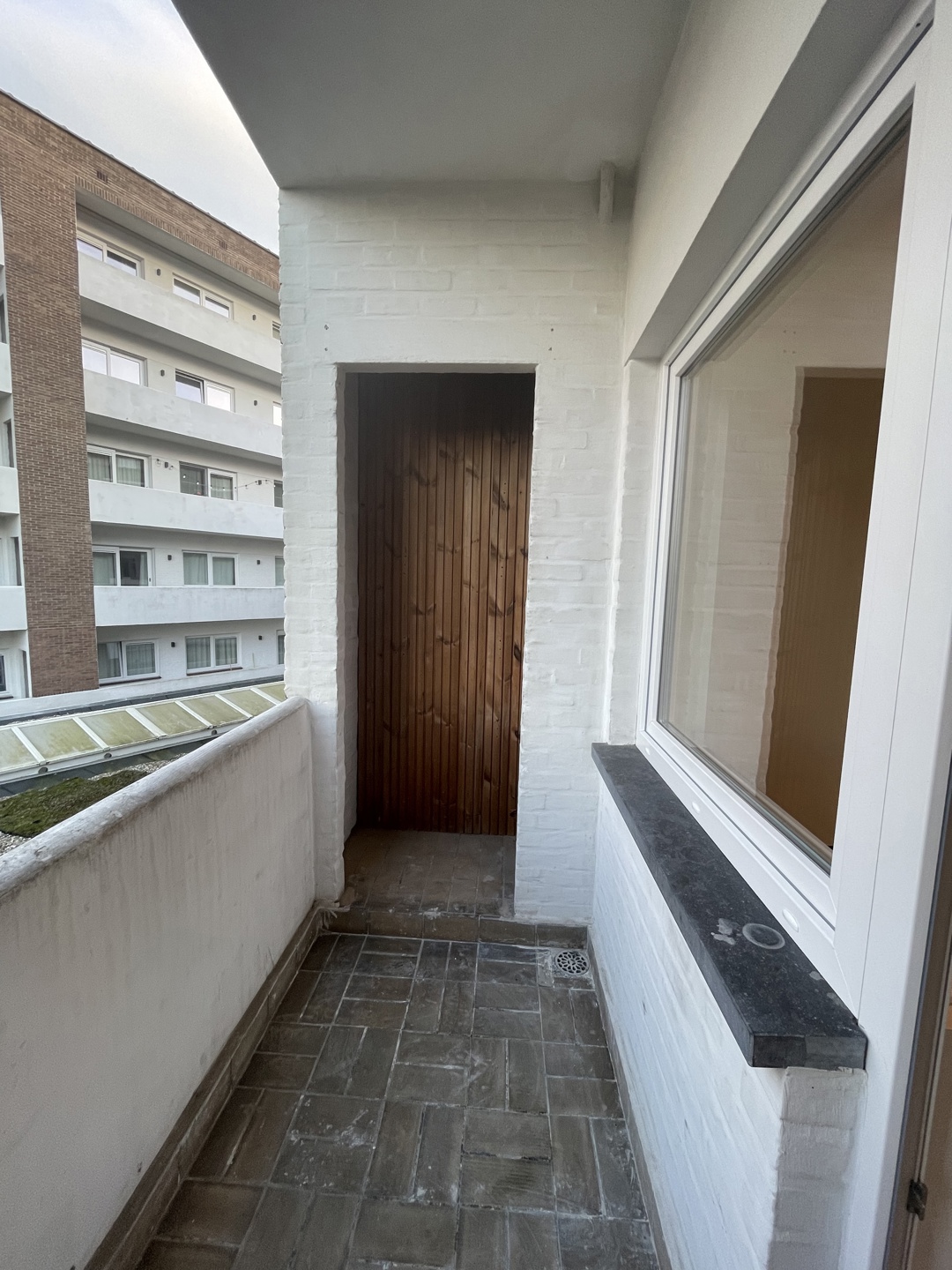 Gerenoveerd appartement met 2 slaapkamers dichtbij het ZUID - foto 3