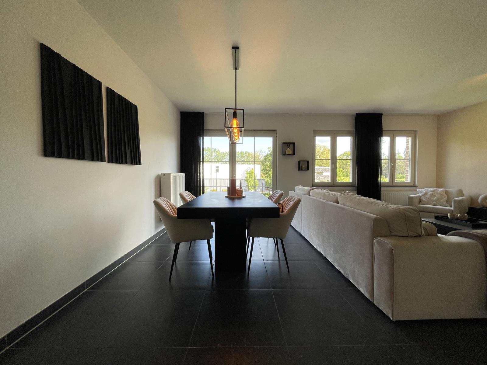Ruim duplexappartement met terras in Weelde - foto 4