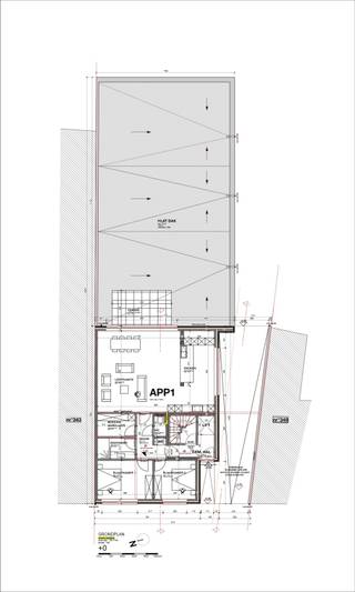 <p><span>Op een boogscheut van het alomgekende "college" van Maasmechelen worden er in een kleinschalig appartementsgebouw 8 wooneenheden gebouwd. Van hieruit ligt zowat alles wat u in het dagelijkse leven nodig heeft op wandelafstand. We denken hier aan winkels, bakkers, het gemeentehuis maar ook de gezellige terrasjes in het centrum. Het openbaar vervoer stopt op slechts enkele meters. Bovendien bent u op 2 minuten van het op- en afrittencomplex van de autosnelweg E314.</span></p><p><span> </span></p><p><span>Vanaf het eerste tot en met het vierde verdiep zijn er éénslaapkamerappartementen. Deze hebben een verschil in grootte als u het linkse of het rechtse appartement bekijkt. Wel krijgen ze hetzelfde afwerkingsniveau en hebben ze bovendien een ruim terras aan de achterkant. Hier heeft u een vrij zicht.</span></p><p><span> </span></p><p><span>Gelijkvloers is er een ruim appartement van maar liefst 118 m² met 2 slaapkamers en een terras aan de achterkant.</span></p><p><span>Het bovenste verdiep wordt een penthouse met 2 slaapkamers. Dit uniek appartement heeft omwille van de terrassen aan de voor- en achterkant een geweldig uitzicht over Maasmechelen. Het is ook het enige appartement op dit verdiep. U heeft hier dus geen buren.</span></p><p><span> </span></p><p><span>In het gebouw is er een lift. Voor ieder appartement wordt er een kelderberging voorzien. Ook is er een autostaanplaats. Deze laatste is niet inbegrepen in de prijs.</span></p><p><span> </span></p><p><span>Ook zeer interessant als vastgoedbelegging met een brutorendement van 4%. Wij kunnen als kantoor ook hier uw adviseur in zijn en u ontzorgen.</span></p><p><span> </span></p><p><span>Heeft u graag meer info over dit project dan kan u ons contacteren op het nummer 089/77.23.20 of via mail naar Fabian@jemar.be.</span></p><p><span> </span></p><p><span> </span></p>