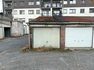 Garagebox gelegen op de ring van Aalst die toegankelijk is via zowel de posthoornstraat als de Gentsesteenweg. Deze is makkelijk verhuurbaar door...
