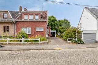 Thoroughly to renovate semi-open building on a plot of 9a 38ca. The property is very strategically located and is in close proximity to...