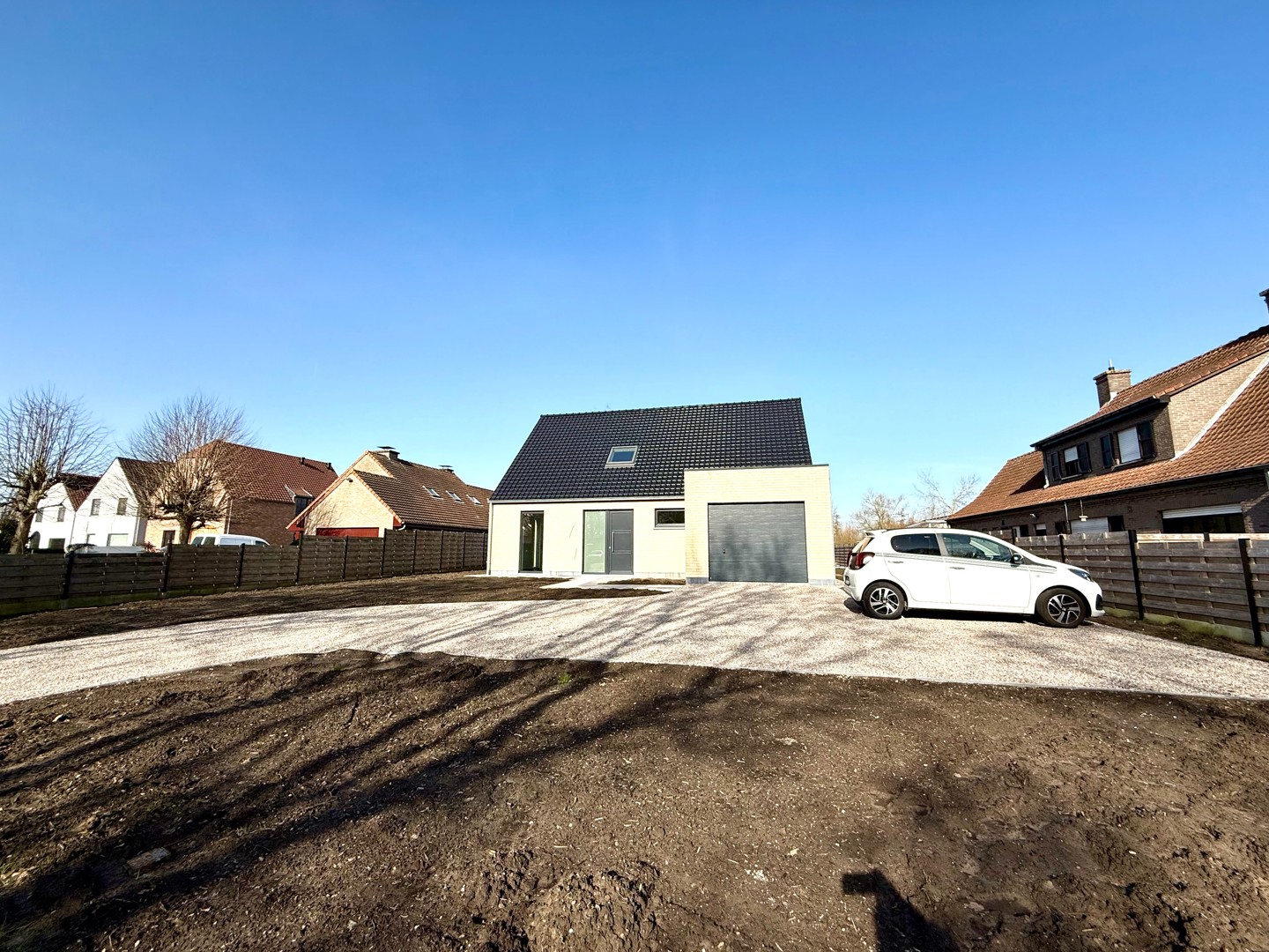 Volledig nieuwbouw, verrassend ruime en lichtrijke gezinswoning met 3 slaapkamers - foto 2