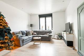 In het centrum van Neerpelt, op wandelafstand van scholen en openbaar vervoer, bevindt zich deze charmante en karakteristieke woning. Gelegen op...