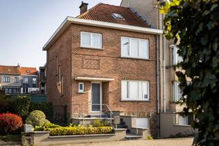 Charmante maison unifamiliale à proximité du parc de DilbeekVous êtes à la recherche d’une maison unifamiliale offrant de l’espace et du potentiel,...