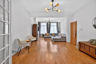 Welkom in hartje Hoboken, waar deze unieke woning met karakter en modern comfort op u wacht. Deze woning biedt een uitstekende indeling met ruime...