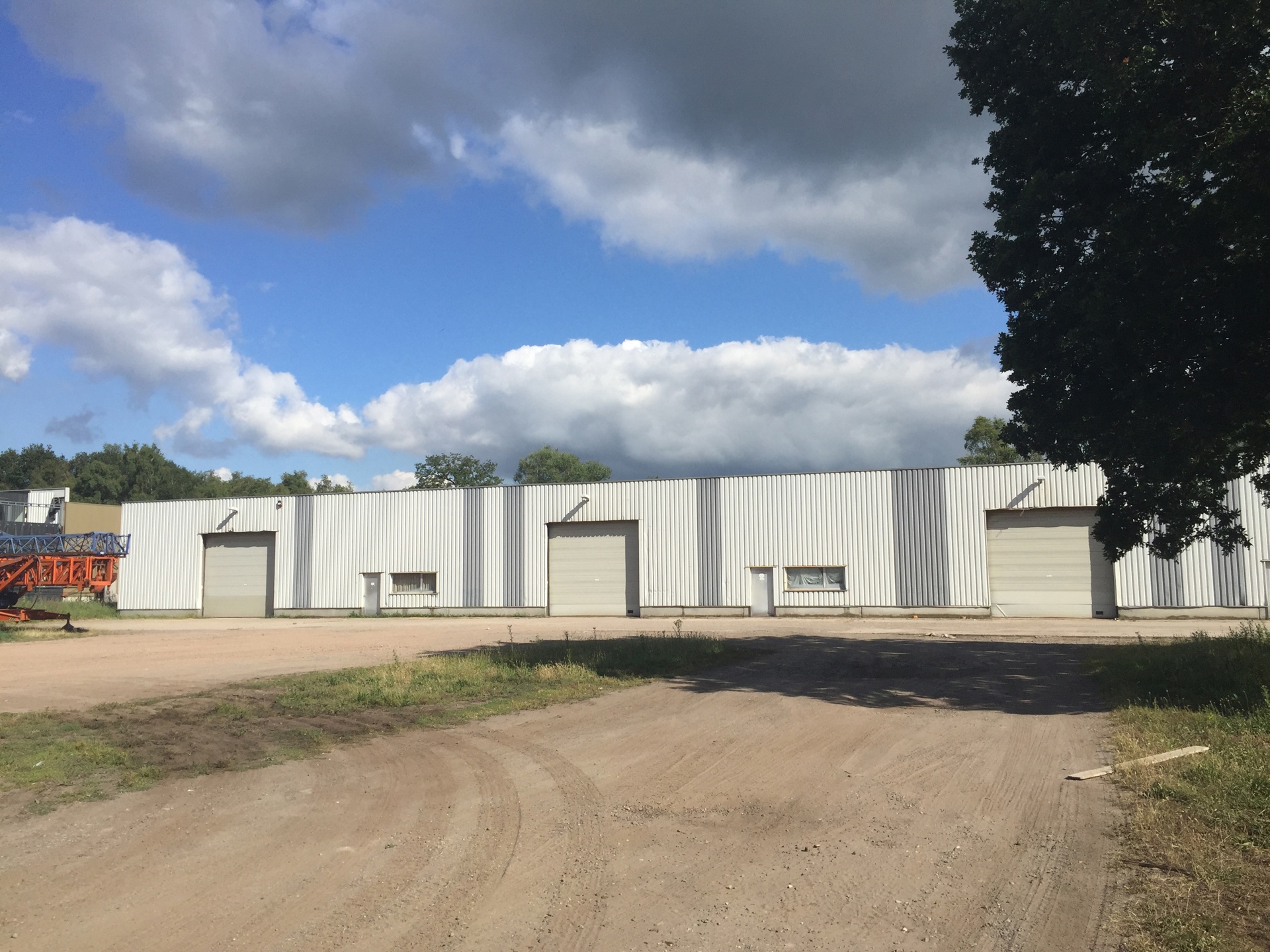 Magazijn van 1.000m² met klein kantoor te huur te Kapellen. - foto 4