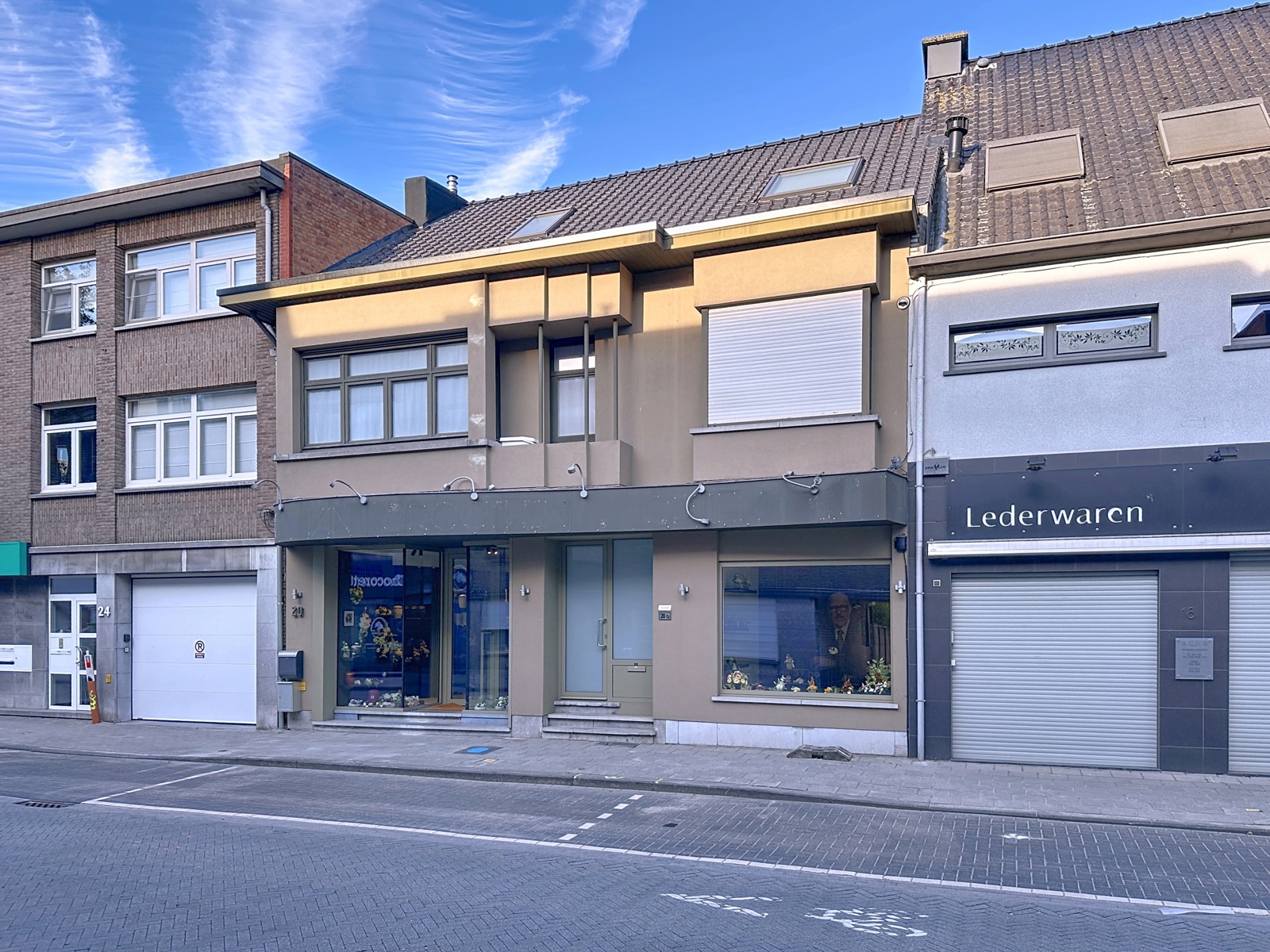 Commercieel pand met uitstekende visibiliteit in centrum Aartselaar - foto 4