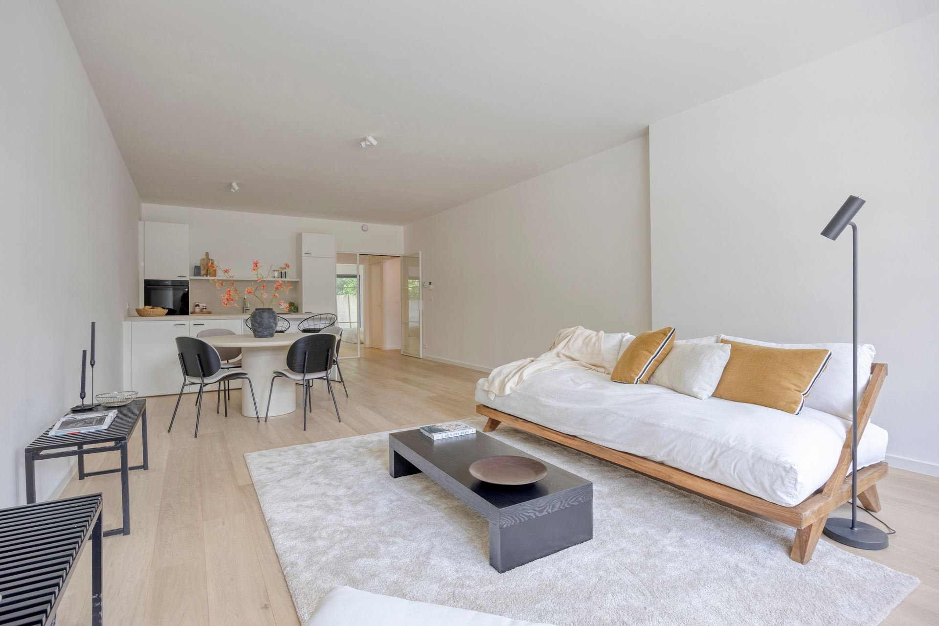 Gerenoveerd gelijkvloers appartement met tuin - foto 4