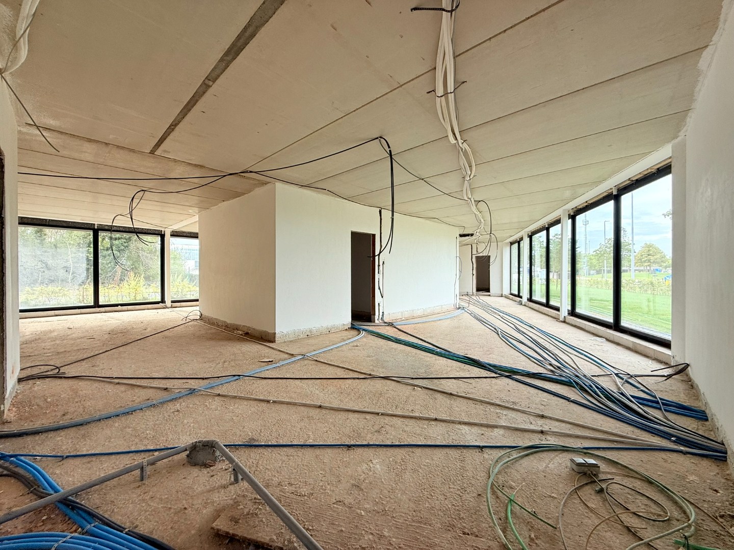 Centraal gelegen commerciële ruimte van 300 m² in Ham met parkeergelegenheid - foto 2