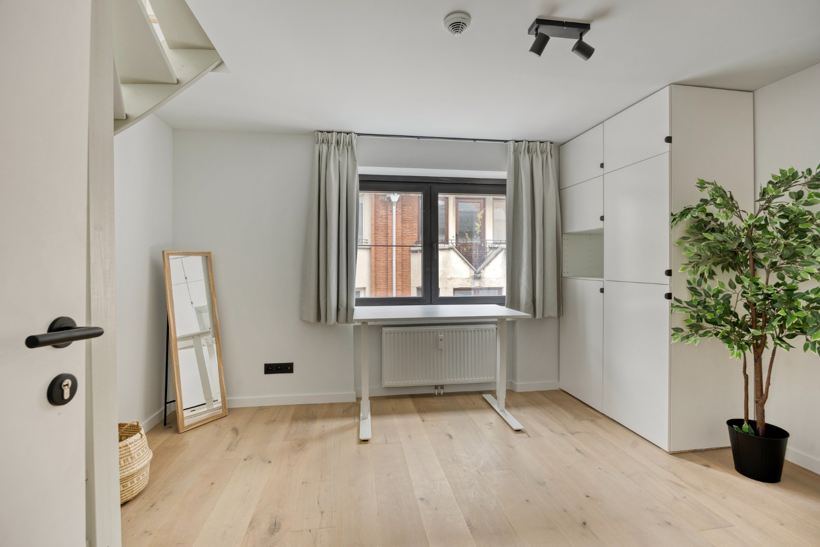 Volledig gerenoveerde en gemeubelde studentenkamers met privé-sanitair. - foto 5