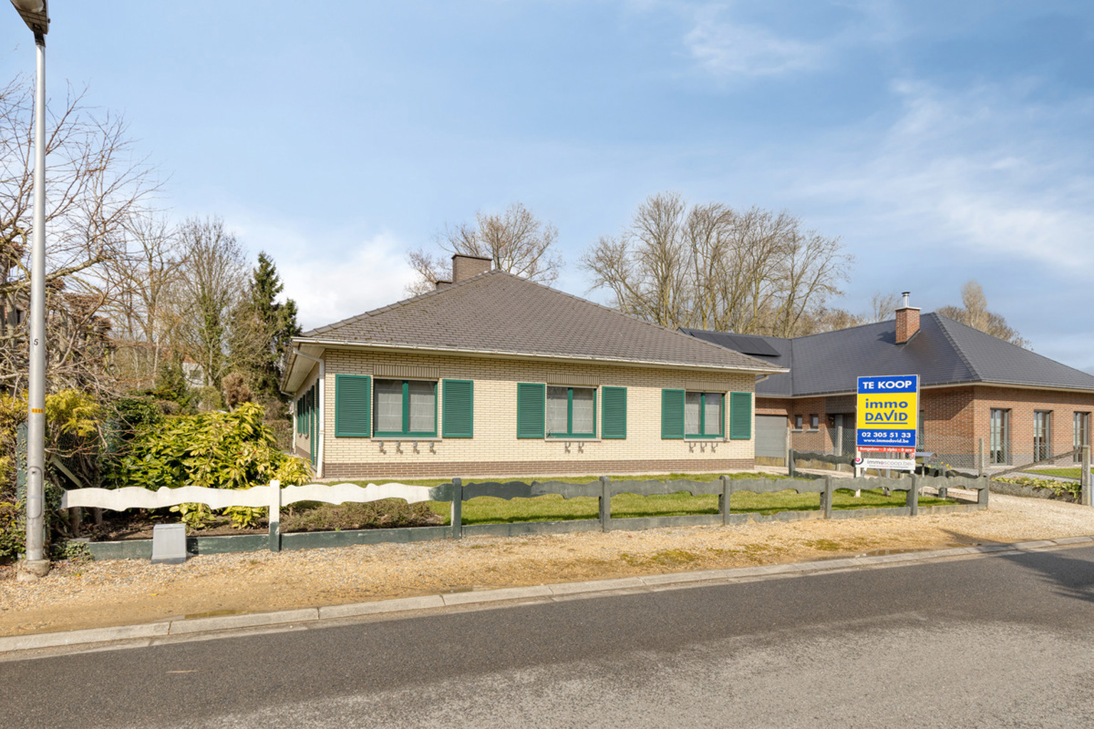 Bungalow van 176 m² met garage en tuin - foto 3