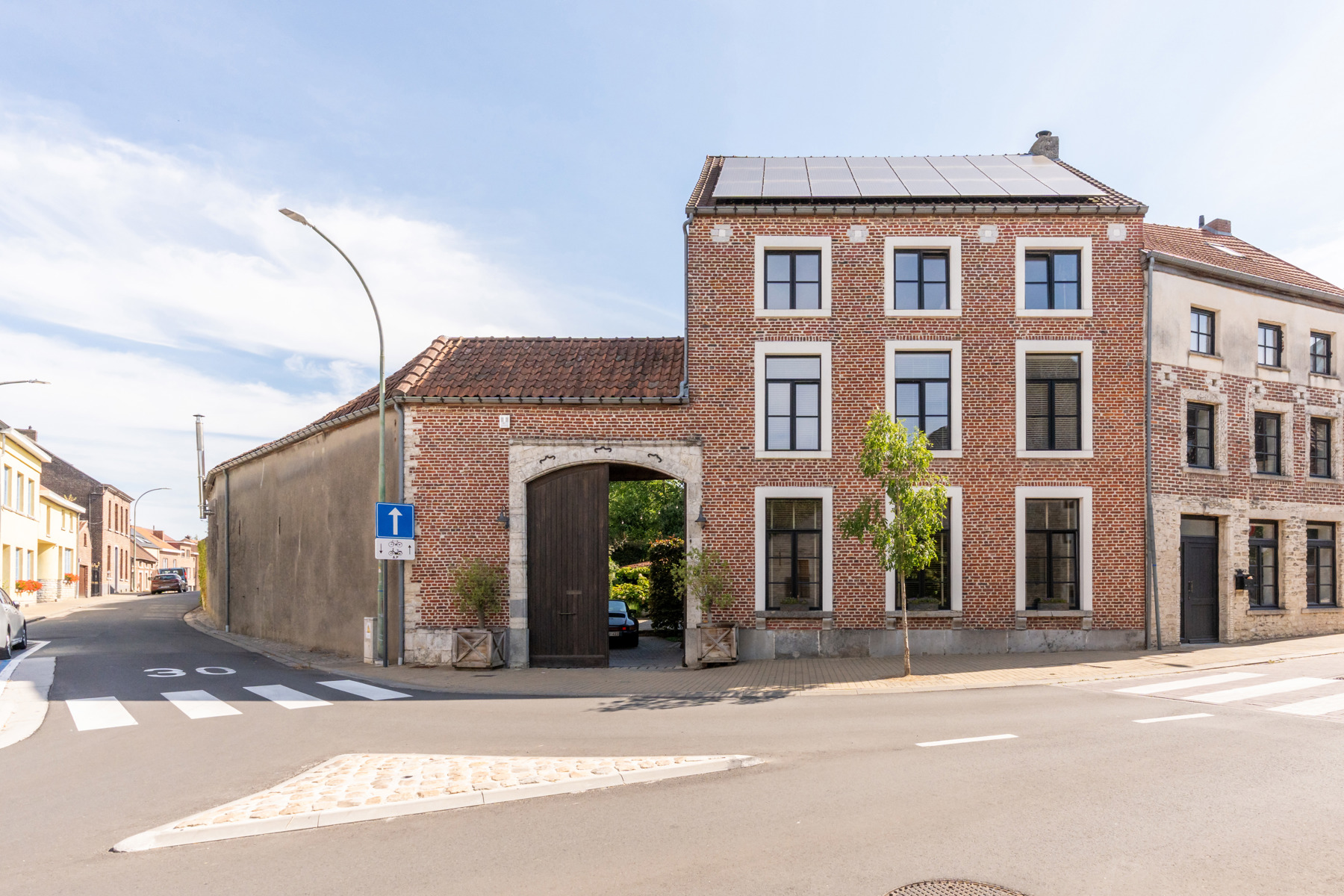 Karaktervolle gerenoveerde woning te Hoegaarden. - foto 1