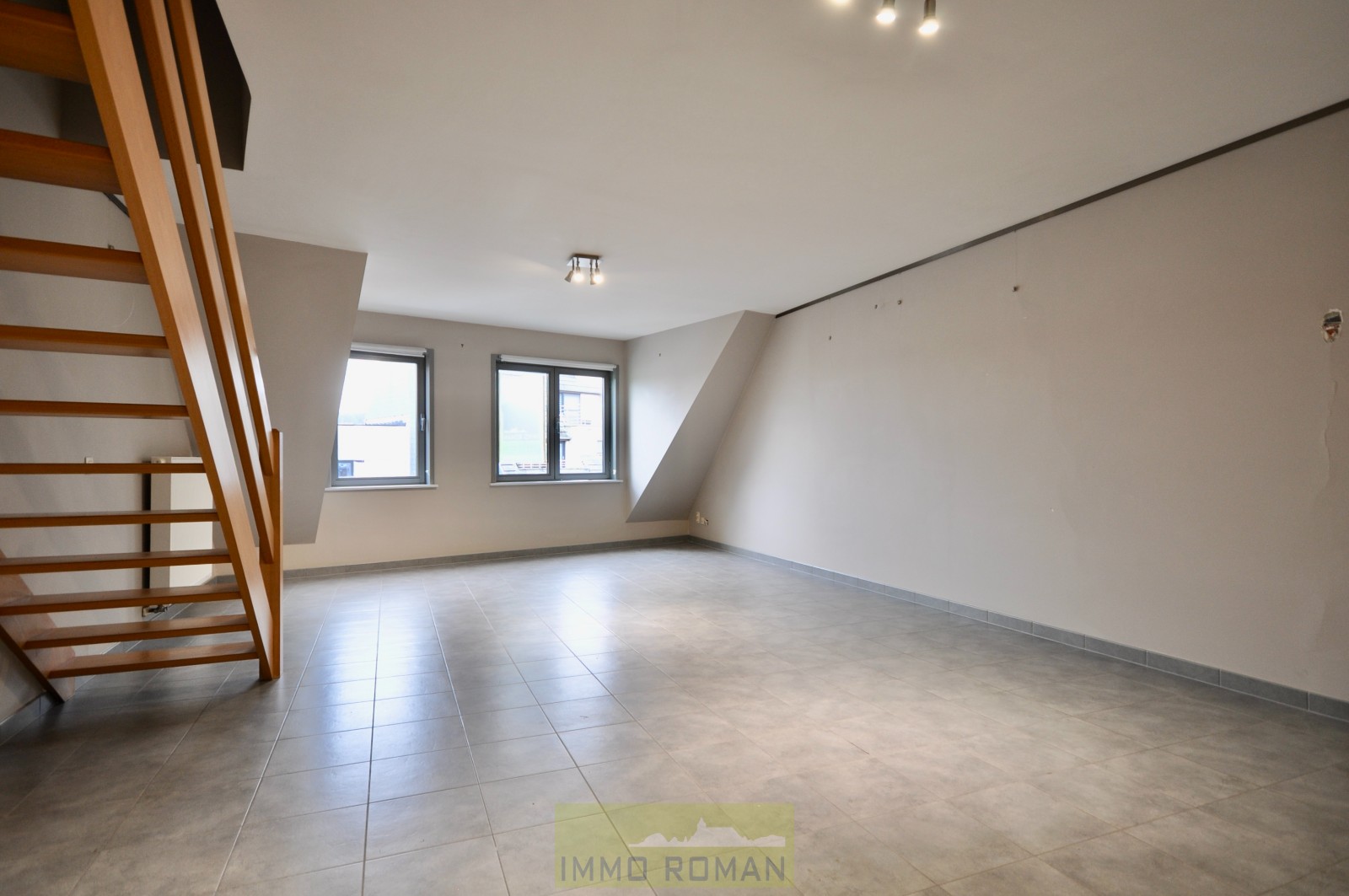 Instapklaar duplexappartement in het centrum van Ruien, deelgemeente Kluisbergen - foto 4