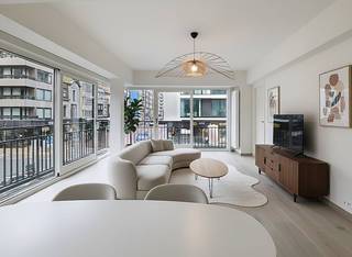 Modern and high-quality finished apartment in a prime location for rent in Middelkerke, Cyriel De Grootelaan 2b. It is a spacious, bright 2...