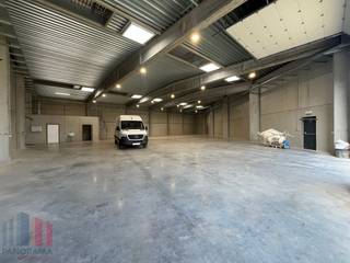 Deze topgelegen opslagruimte van 650 m² in Haaltert, bevindt zich langs een drukke verbindingsweg met een uitstekende bereikbaarheid. De site...