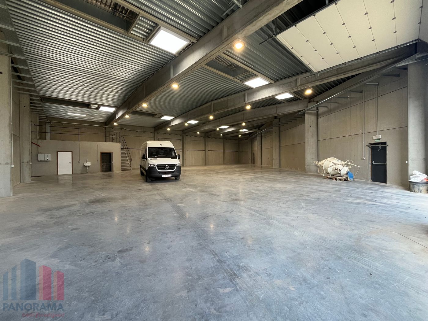 650 m² magazijnruimte op strategische ligging vlakbij de E40 - foto 3