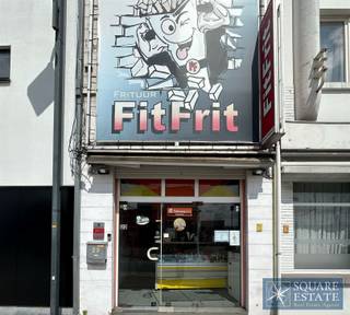We are presenting a unique property, a commercial house, currently used as a "FitFrit" chip shop, located in Denderleeuw and offered at a price...