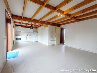 Centraal gelegen vakantiehuis met 3 slaapkamers in domein New Village Park, op wandelafstand van het centrum en het strand.Het huis bestaat uit een...