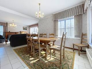 Op zoek naar een ruime, alleenstaande woning in een rustige buurt vlakbij het centrum van Staden?Met een totale oppervlakte van 521m² geniet je van...