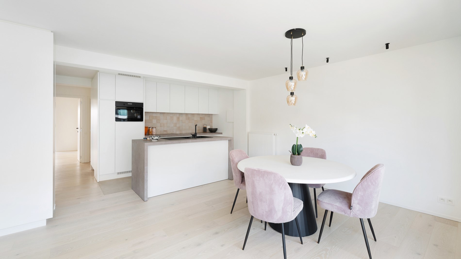 Appartement de deux chambres luxueusement rénové sur la nouvelle promenade de Heist. - photo 1