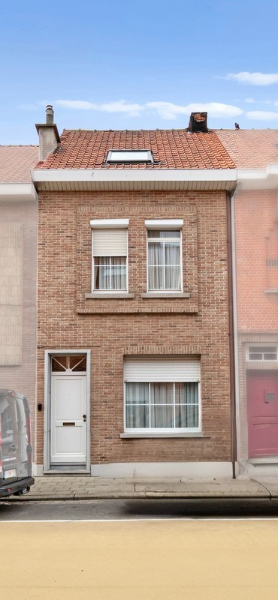 UITZONDERLIJKE RUIME  SPECIALE EIGENDOM ( DEEL LOFT ) bijna 300 M2 bewoonbare oppervlakte !op gelijkvloers 230 m²hal, prachtige ruimte met boog in...