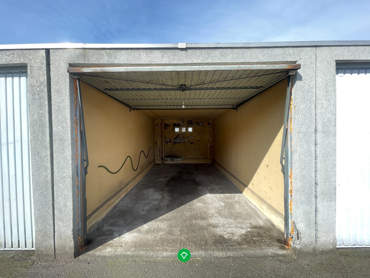 Afgesloten garagebox in centrum Roeselare - foto 2