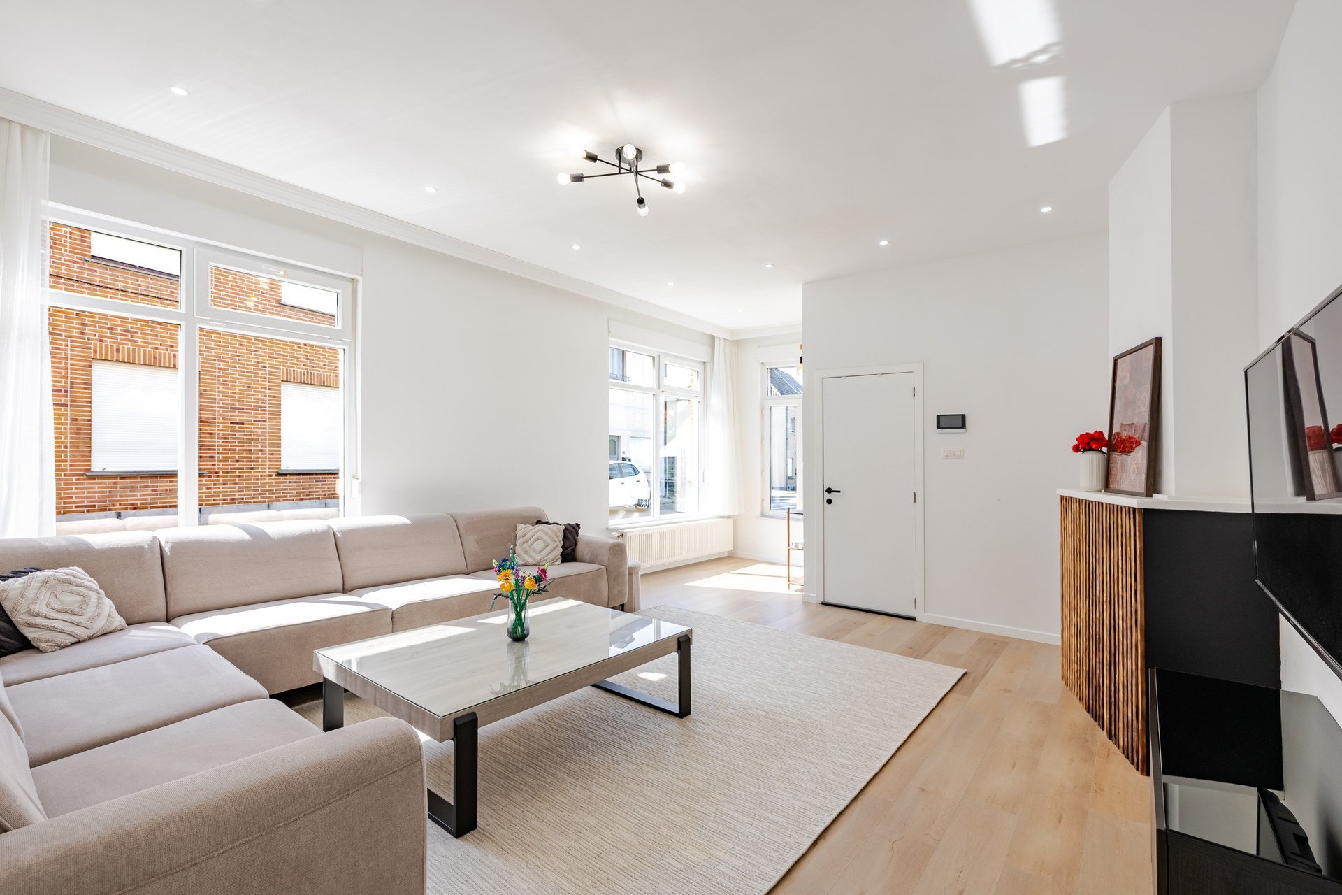 Top gerenoveerde woning met 3 slks op gunstige ligging - foto 5