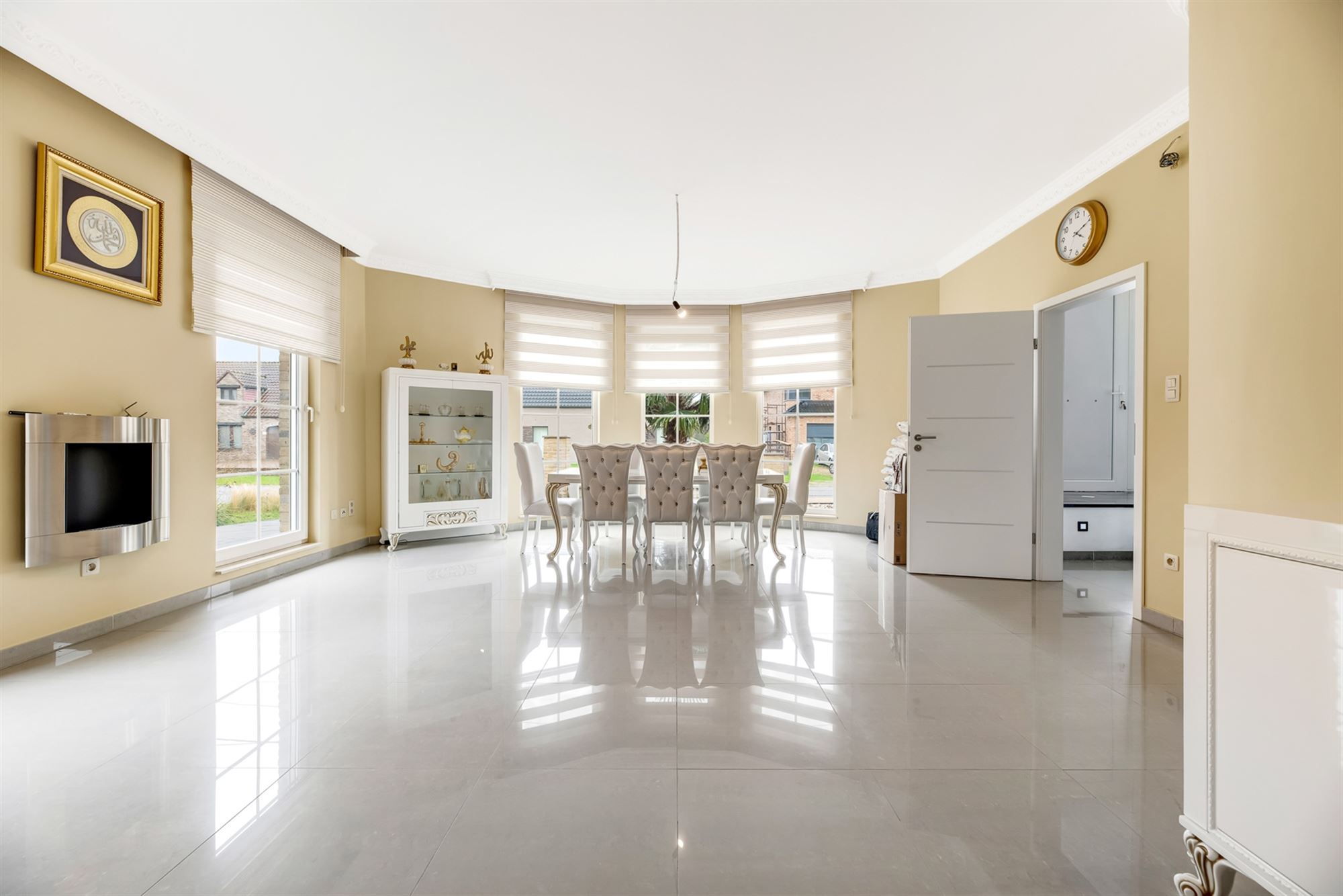 PERFECT ONDERHOUDEN EN ENERGIEZUINIGE WONING MET 4 SLAAPKAMERS UITERST RUSTIG GELEGEN TE BEVERLO - foto 2