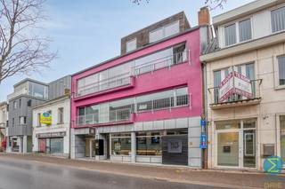 Gezellig éénslaapkamer appartement aan de achterzijde van het gebouw met autostaanplaats.Indeling: inkom met berging en afzonderlijke toilet, ruime...