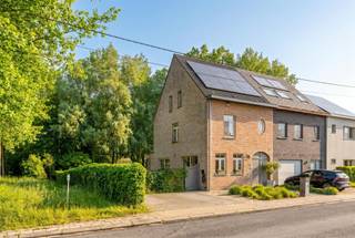 INSTAPKLARE HALFOPEN WONING MET 4 SLAAPKAMERS IN GROENE OMGEVINGOp een rustige en groene locatie in Wintam bevindt zich deze instapklare halfopen...