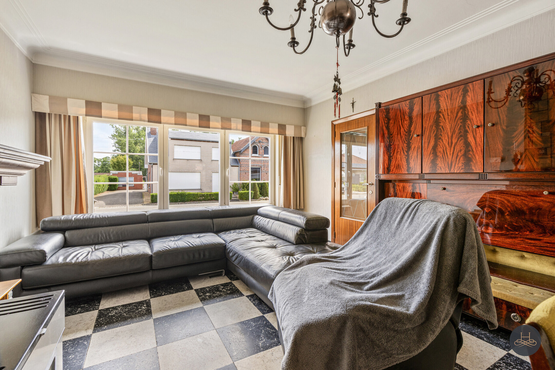Te renoveren ruime woning met grote tuin en terras - foto 4